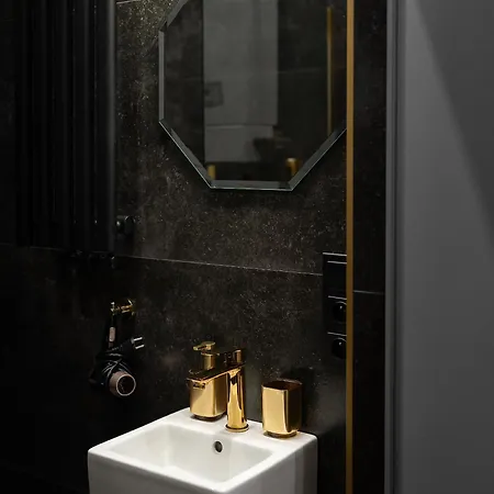 דירה Shine Prywatne Jacuzzi Starowislna קרקוב