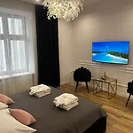 דירה Z Jacuzzi Shine Starowislna קרקוב