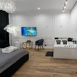 Z Jacuzzi Shine Starowislna קרקוב