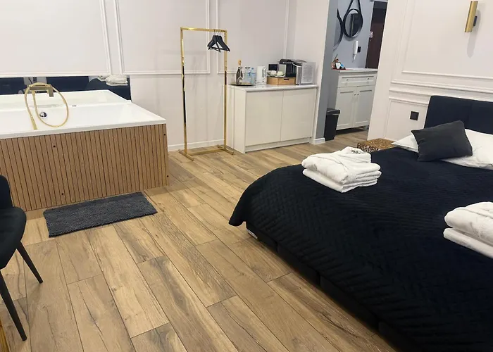 Z Jacuzzi Shine Starowislna Cracovia