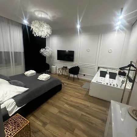 Z Jacuzzi Shine Starowislna Краков