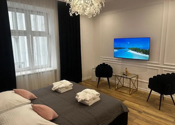 Daire Z Jacuzzi Shine Starowislna Krakow