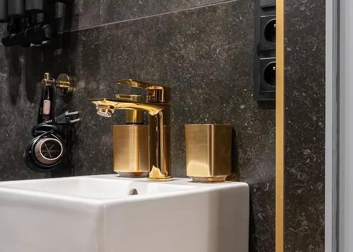 Daire Z Jacuzzi Shine Starowislna Krakow