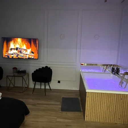Shine Prywatne Jacuzzi Starowiślna *